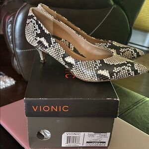 Vionic Snakeskin Pattern Heels